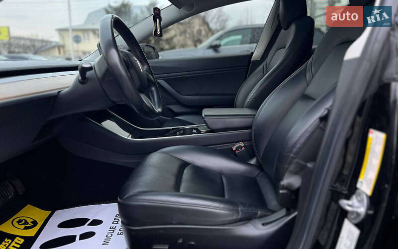 Седан Tesla Model 3 2019 в Ивано-Франковске