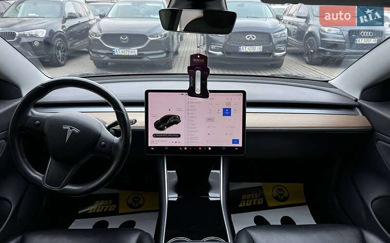 Седан Tesla Model 3 2019 в Ивано-Франковске