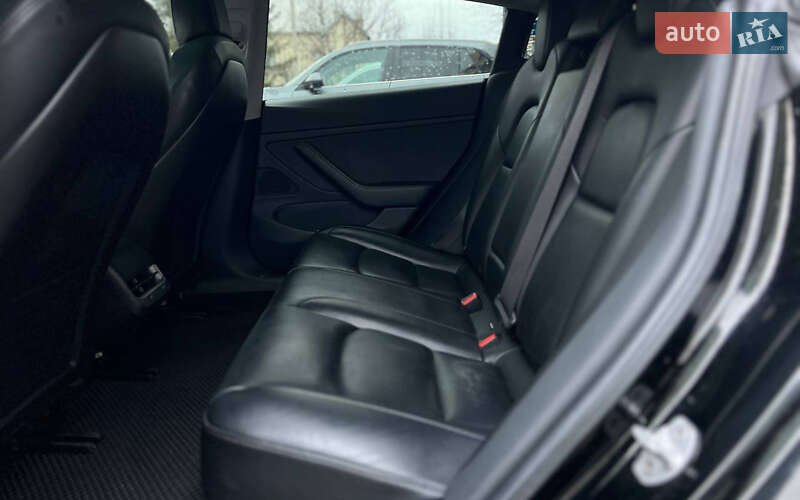 Седан Tesla Model 3 2019 в Ивано-Франковске