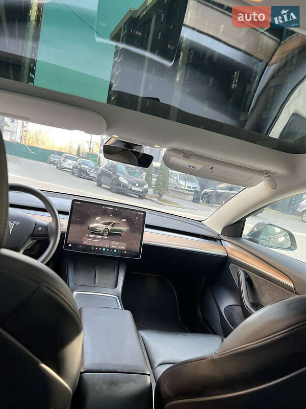Седан Tesla Model 3 2022 в Ивано-Франковске
