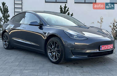 Седан Tesla Model 3 2021 в Луцке