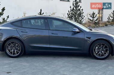 Седан Tesla Model 3 2021 в Луцке