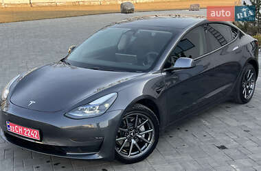 Седан Tesla Model 3 2021 в Луцке