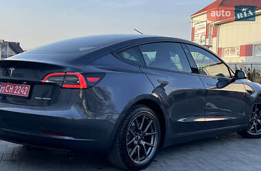 Седан Tesla Model 3 2021 в Луцке