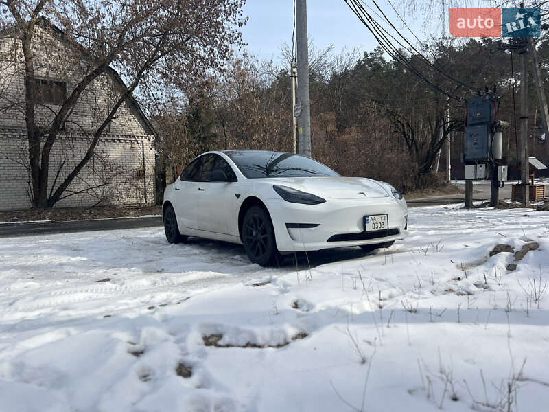 Седан Tesla Model 3 2021 в Києві