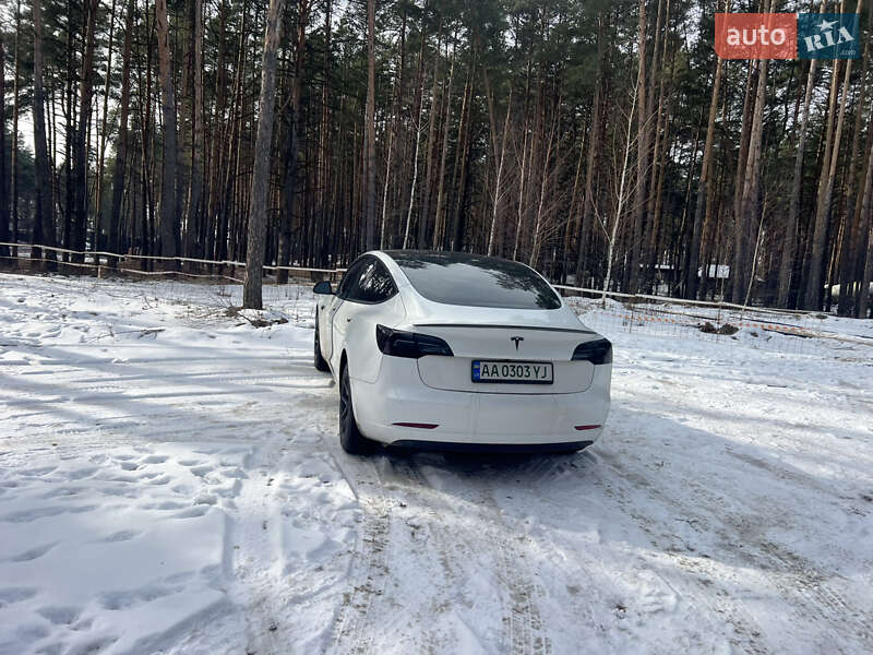 Седан Tesla Model 3 2021 в Києві