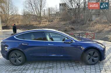 Седан Tesla Model 3 2019 в Львове
