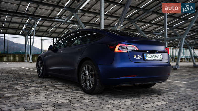 Седан Tesla Model 3 2018 в Львові