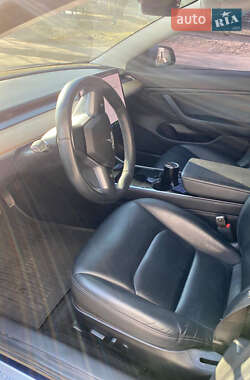 Седан Tesla Model 3 2019 в 