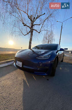 Седан Tesla Model 3 2019 в 
