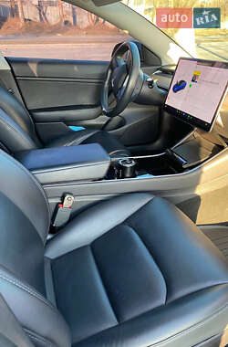 Седан Tesla Model 3 2019 в 