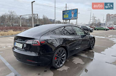 Седан Tesla Model 3 2020 в 