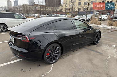 Седан Tesla Model 3 2020 в 