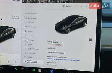 Седан Tesla Model 3 2019 в Ровно