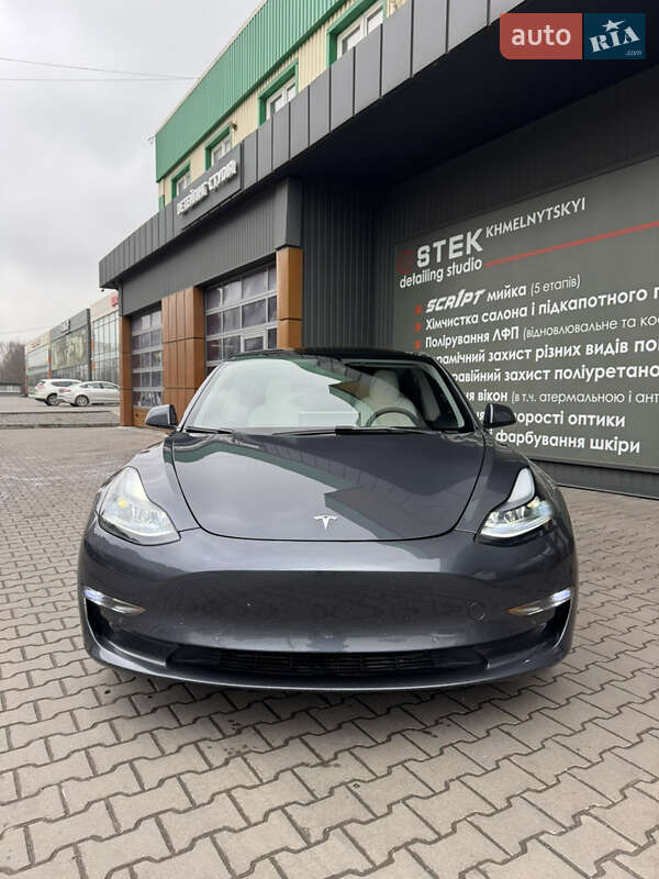Седан Tesla Model 3 2022 в Києві