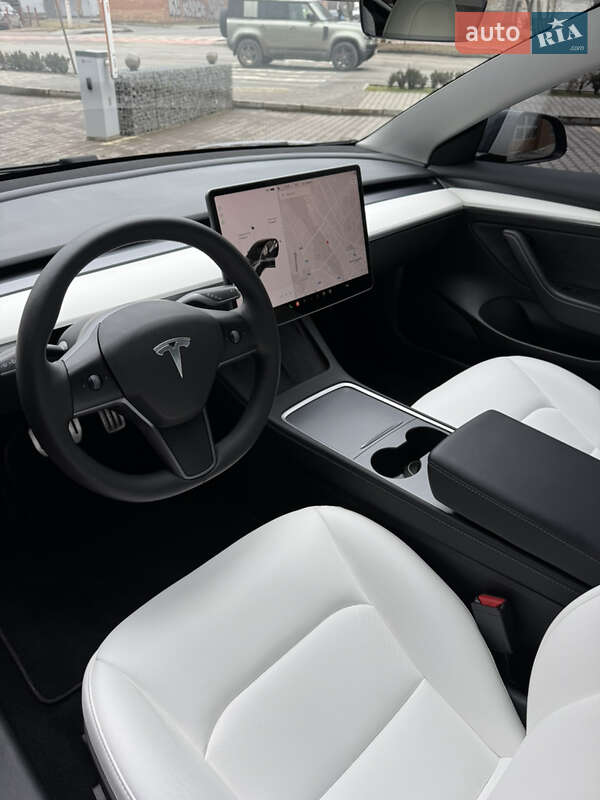 Седан Tesla Model 3 2022 в Києві