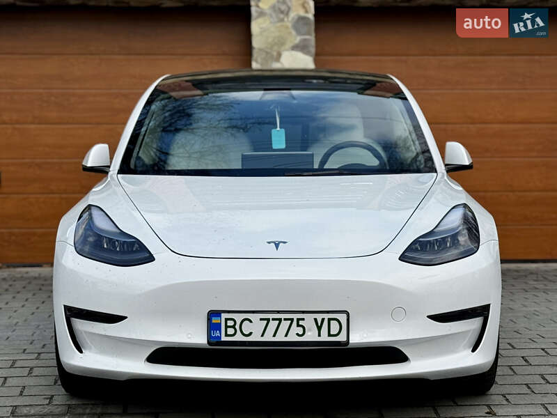 Седан Tesla Model 3 2022 в Львове