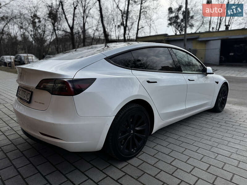 Седан Tesla Model 3 2022 в Львове