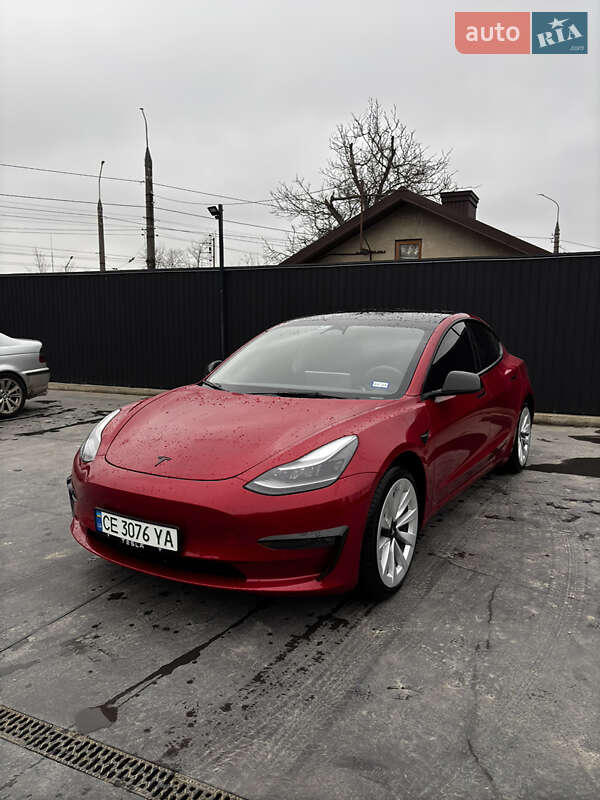 Седан Tesla Model 3 2022 в Черновцах