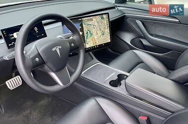 Седан Tesla Model 3 2021 в Киеве