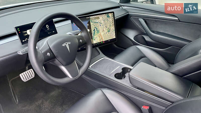 Седан Tesla Model 3 2021 в Києві