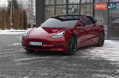 Седан Tesla Model 3 2020 в 