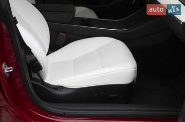 Седан Tesla Model 3 2020 в 