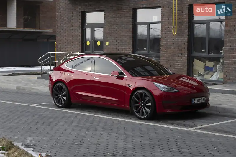 Седан Tesla Model 3 2020 в 
