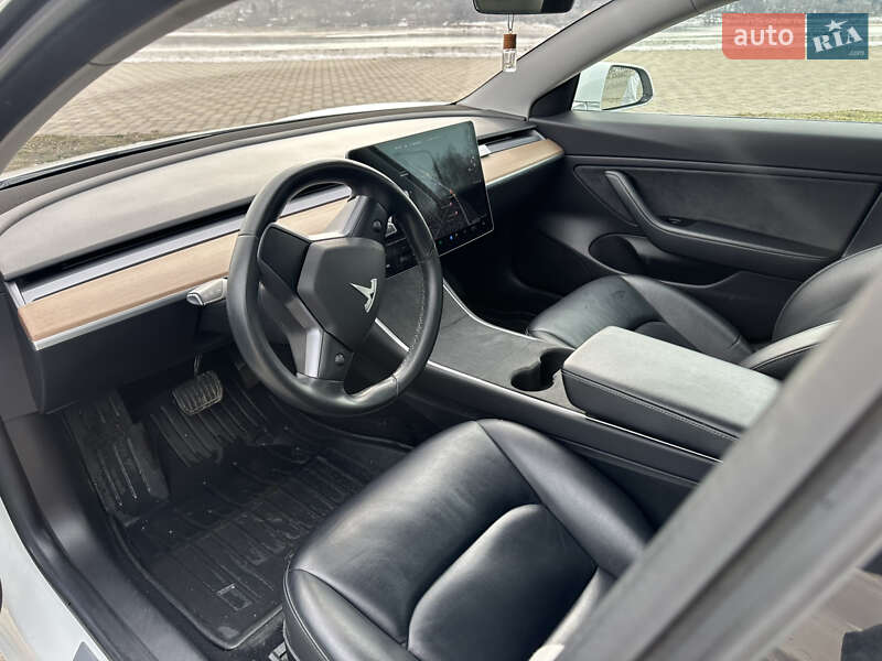 Седан Tesla Model 3 2018 в Запорожье