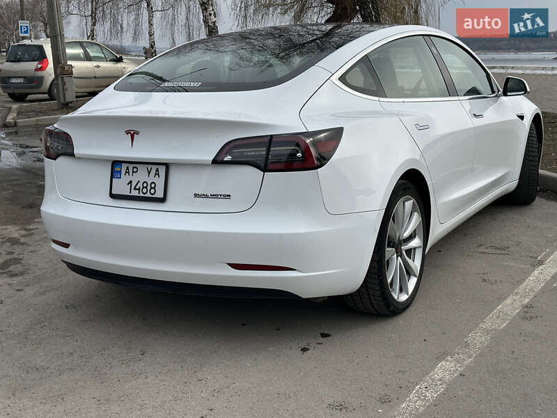 Седан Tesla Model 3 2018 в Запоріжжі