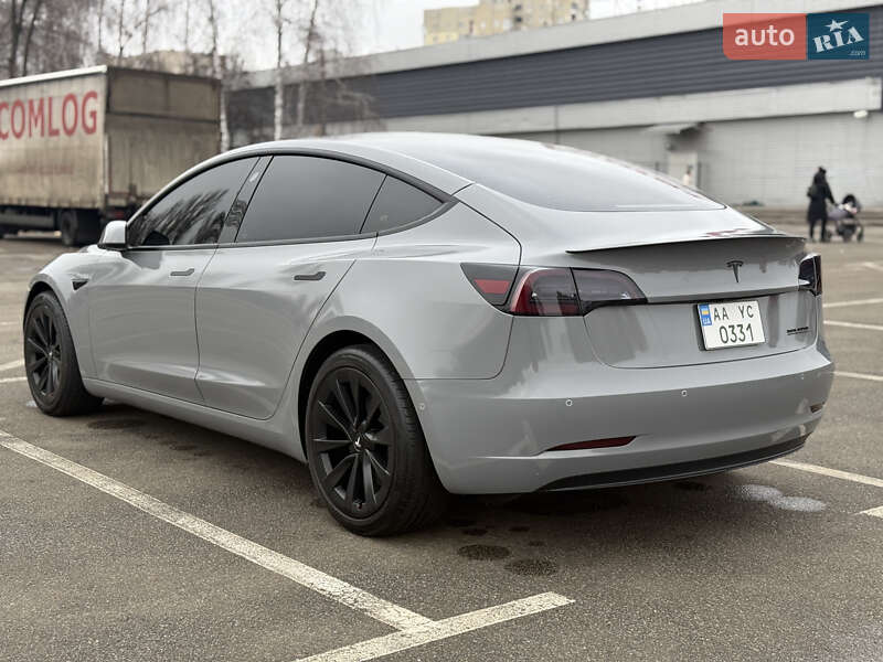 Седан Tesla Model 3 2022 в Киеве