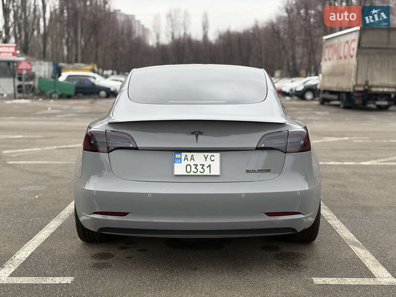 Седан Tesla Model 3 2022 в Киеве