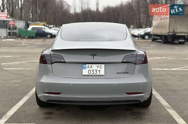 Седан Tesla Model 3 2022 в 