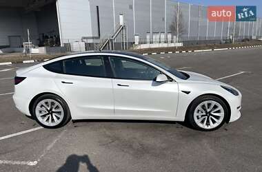 Седан Tesla Model 3 2022 в Ровно