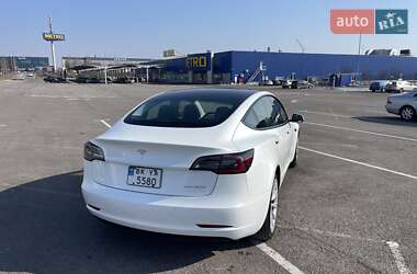 Седан Tesla Model 3 2022 в Ровно