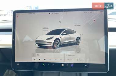 Седан Tesla Model 3 2022 в Ровно