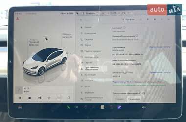 Седан Tesla Model 3 2022 в Ровно