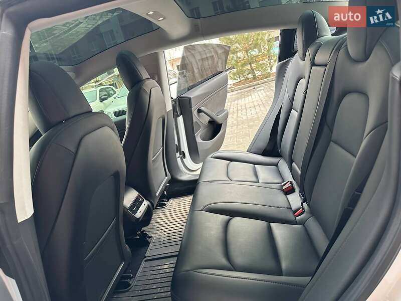Седан Tesla Model 3 2019 в Дніпрі