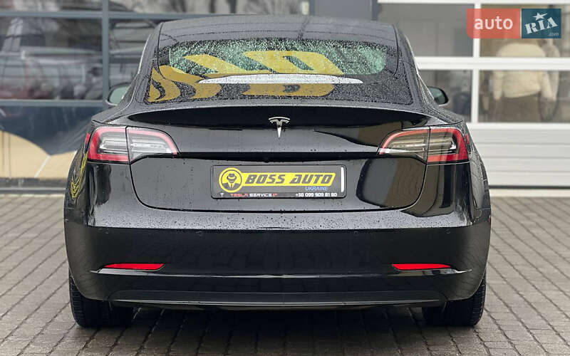 Седан Tesla Model 3 2019 в Івано-Франківську
