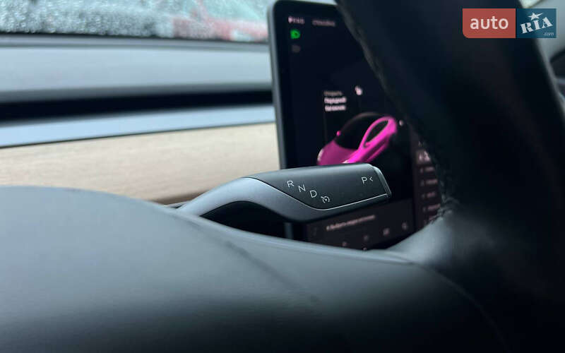 Седан Tesla Model 3 2019 в Івано-Франківську