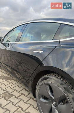 Седан Tesla Model 3 2019 в 