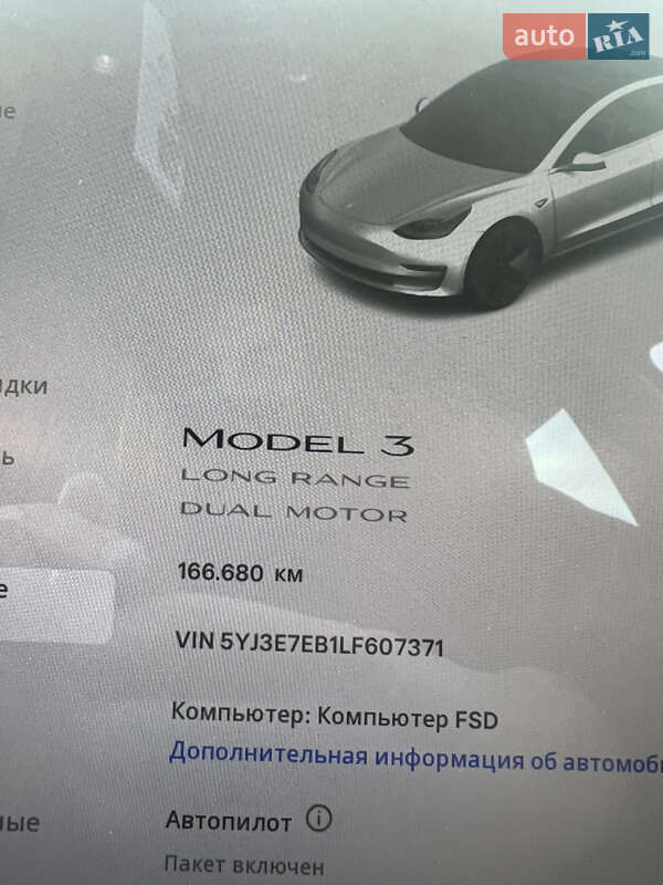 Седан Tesla Model 3 2019 в Львові