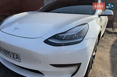Седан Tesla Model 3 2019 в 