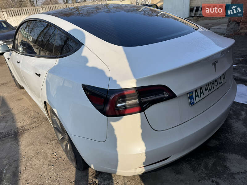 Седан Tesla Model 3 2019 в Чернигове