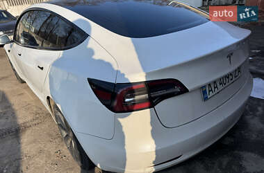 Седан Tesla Model 3 2019 в 