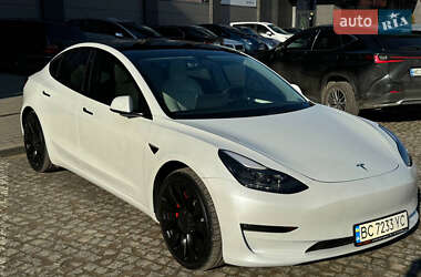 Седан Tesla Model 3 2021 в 