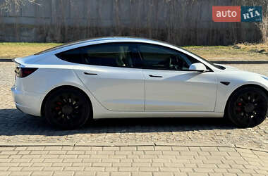 Седан Tesla Model 3 2021 в 