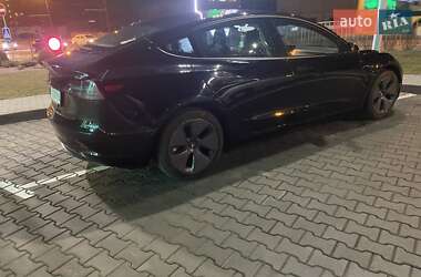 Седан Tesla Model 3 2021 в 