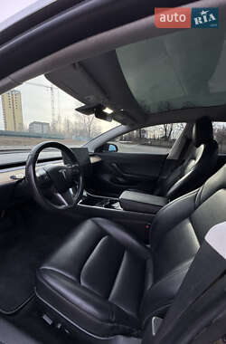 Седан Tesla Model 3 2018 в 