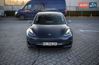 Седан Tesla Model 3 2022 в 